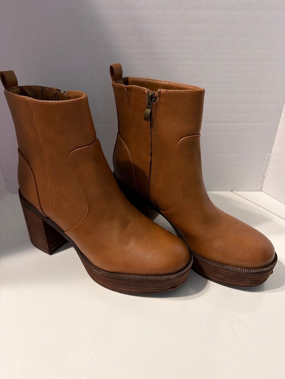 House of Harlow 1960 boots- Sz 8.5